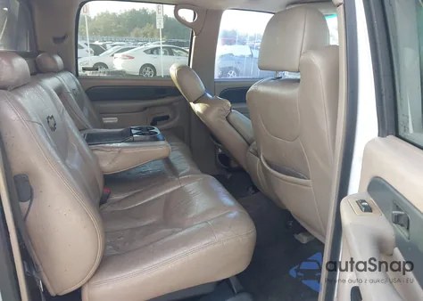 2002 Chevrolet Avalanche 1500 z USA, uszkodzony, nr VIN 3GNEK13T32G218919